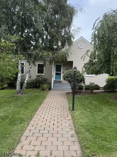 10 Arcata Ln, West Milford, NJ 07480