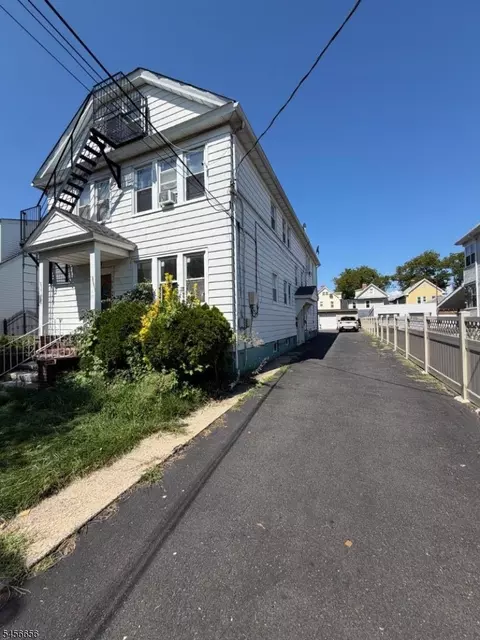 924 Monroe Ave, Elizabeth, NJ 07201