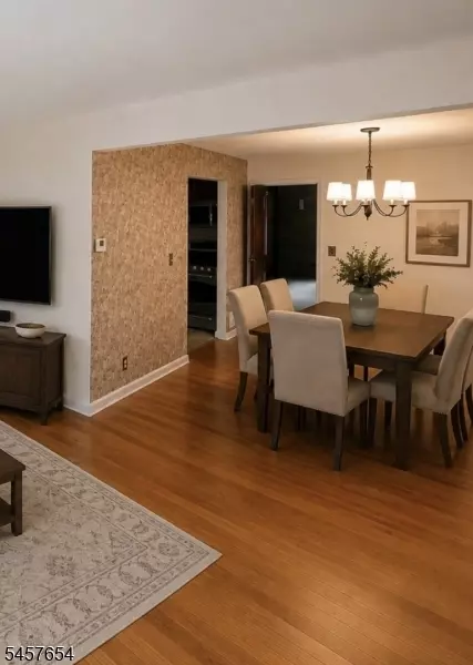 Dining - 105 Arnot Pl, Paramus, NJ 07652 photo 1 of 1