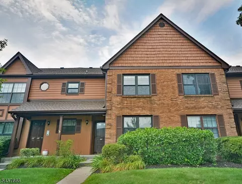 29 Barclay Ct, Lawrence Township, NJ 08648