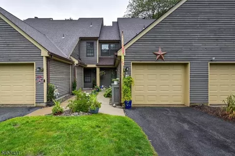 4 New Bedford Rd # E, West Milford, NJ 07480