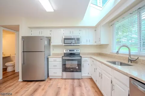 9 Evans Ct, Bedminster, NJ 07921 photo 12