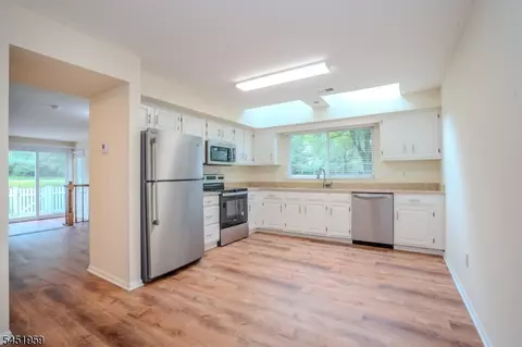 Kitchen - 9 Evans Ct, Bedminster, NJ 07921 photo 1 of 3