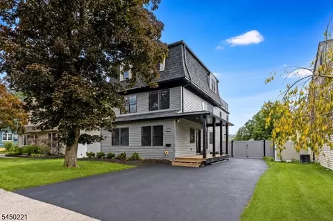 1074 Colfax Ave, Pompton Lakes, NJ 07442