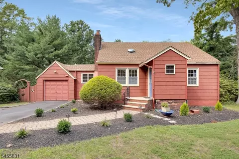 52 Midvale Ave, Millington, NJ 07946