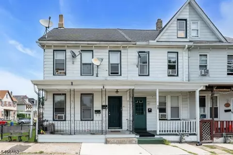 17 Railroad Ave, Phillipsburg, NJ 08865