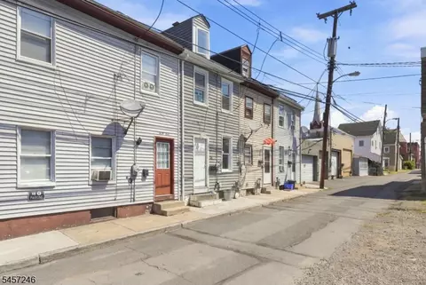 35 Cedar Aly, Phillipsburg, NJ 08865