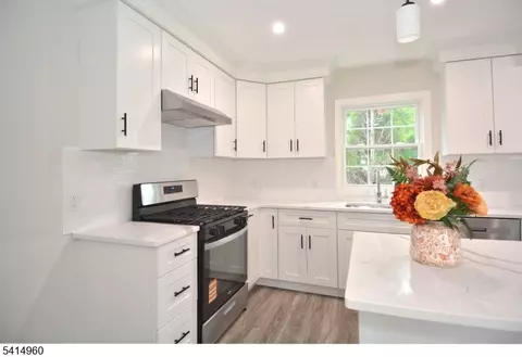 Entry Way - 3 Brown St, Flemington, NJ 08822 photo 3 of 3