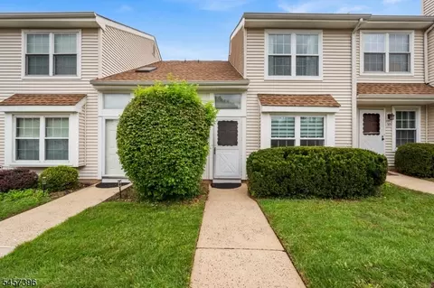 11 Canterbury Cir, Somerset, NJ 08873