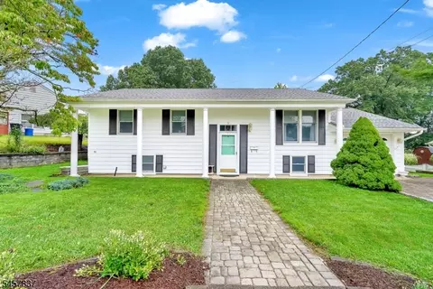 11 Fairview Ave, Newton, NJ 07860