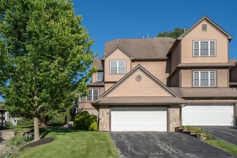 32 Havenhill Rd, Hamburg, NJ 07419