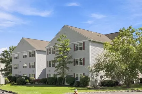 64 Dayton Ct #104, Hackettstown, NJ 07840