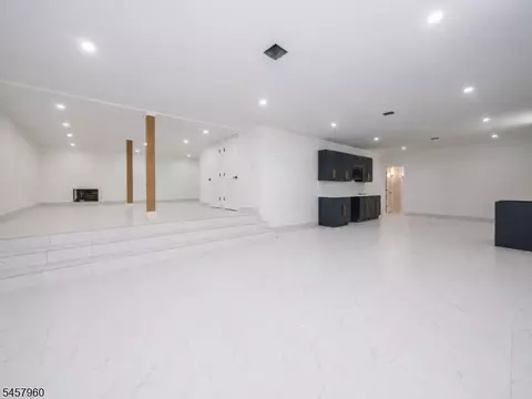 Living - 412 Gregory Rd, Paramus, NJ 07652 photo 12 of 13