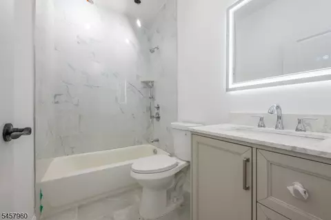Bath - 412 Gregory Rd, Paramus, NJ 07652 photo 4 of 7