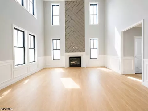 Living - 412 Gregory Rd, Paramus, NJ 07652 photo 4 of 13