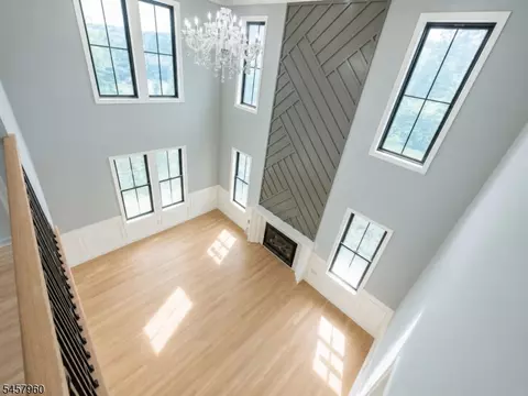 Living - 412 Gregory Rd, Paramus, NJ 07652 photo 11 of 13