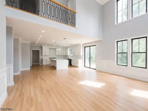 Living - 412 Gregory Rd, Paramus, NJ 07652 photo 6 of 13