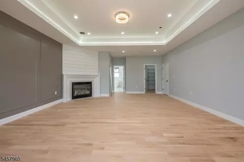 Living - 412 Gregory Rd, Paramus, NJ 07652 photo 10 of 13