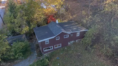 18 Decker Pond Rd, Sussex, NJ 07461