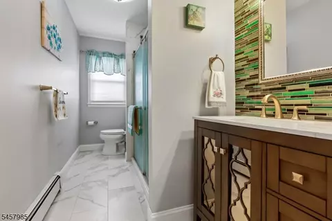 Bath - 55 Lench Ave, Edison, NJ 08820 photo 2 of 3