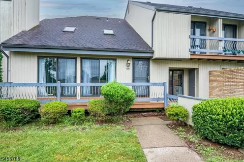 59 Woodhill St, Somerset, NJ 08873