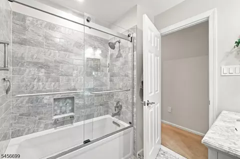 Bath - 73 Bald Eagle Rd, Hackettstown, NJ 07840 photo 4 of 5