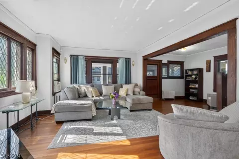 19 Ashwood Ter, West Orange, NJ 07052