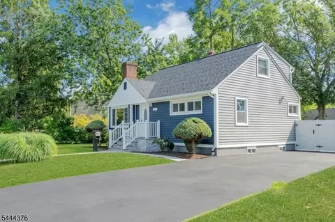 Exterior - 812 Sterling St, Plainfield, NJ 07062 photo 4 of 8