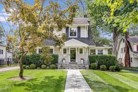 8 Berkeley Rd, Maplewood Twp, NJ 07040