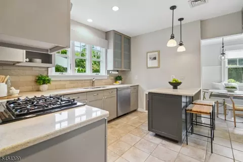 Kitchen - 24 Beekman Ter, Summit, NJ 07901 photo 4 of 7