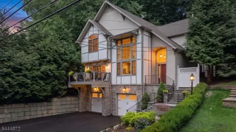 429 E Shore Trl, Sparta, NJ 07871