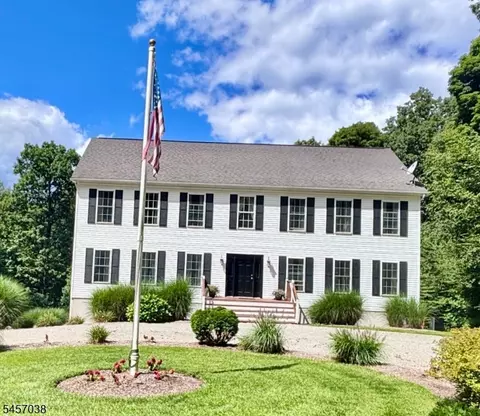 34 Longview Ln, Hamburg, NJ 07419