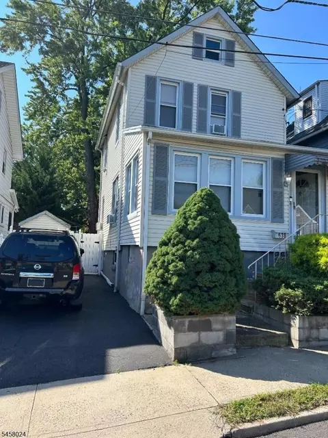 638 Meadow St, Roselle, NJ 07203