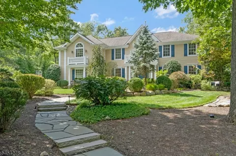 15 Wilderness Trl, Warren, NJ 07059