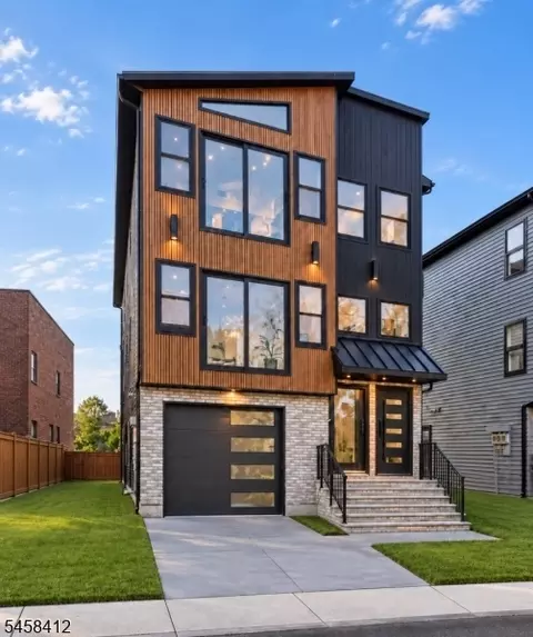 136 N 17th St, East Orange, NJ 07017