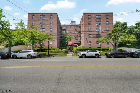 130 Orient Way Cc #CC, Rutherford, NJ 07070
