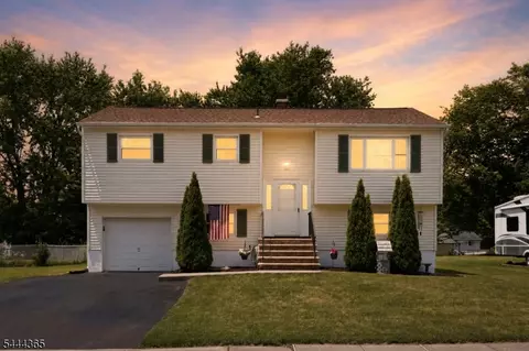 9 Brearly Cres, Flanders, NJ 07836