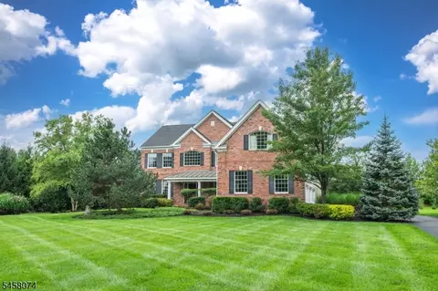 17 Fieldview Dr, Sparta, NJ 07871