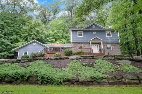16 Rockledge Rd, Montville, NJ 07045