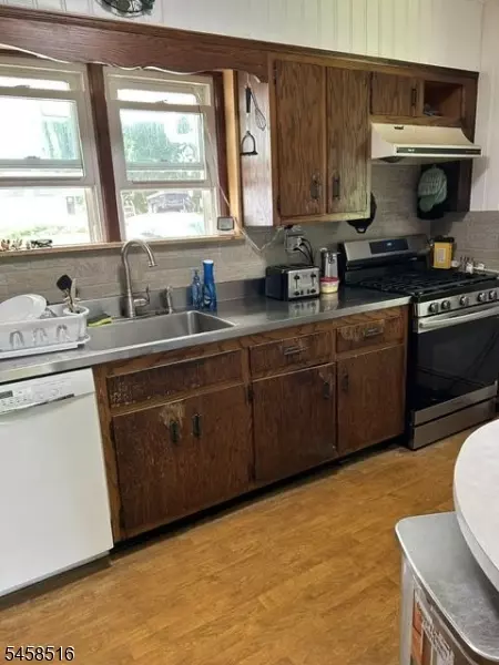 Kitchen - 62 Walnut St, Wantage, NJ 07461 photo 2 of 2
