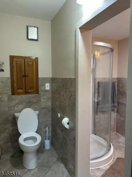 Bath - 62 Walnut St, Wantage, NJ 07461 photo 1 of 1