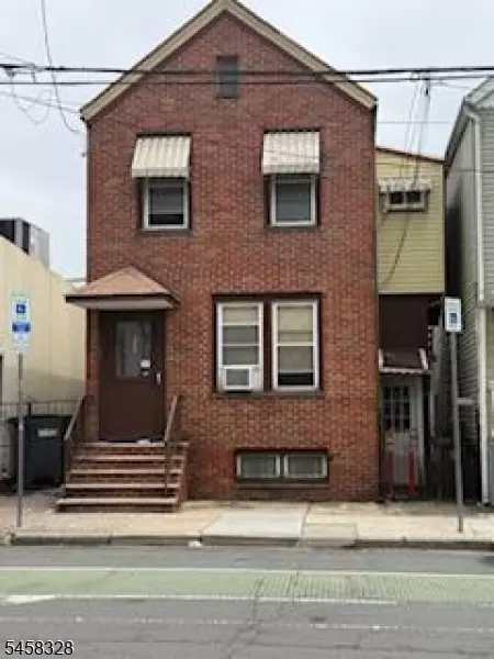 340 Adams St, Newark, NJ 07105
