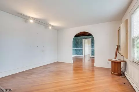 Living - 462 Union Ave, Middlesex, NJ 08846 photo 2 of 2