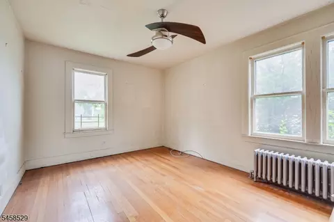 Bedroom - 462 Union Ave, Middlesex, NJ 08846 photo 3 of 6