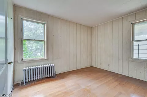 Bedroom - 462 Union Ave, Middlesex, NJ 08846 photo 1 of 6