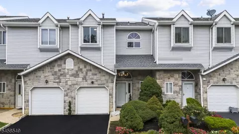4 Lee Lee Ln, South Amboy, NJ 08879