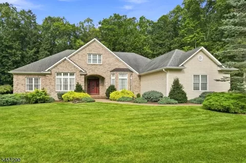20 Eagles Nest Rd, Newton, NJ 07860