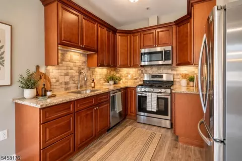 Kitchen - 47 Campbell Ave #1L, Hackensack, NJ 07601 photo 1 of 1