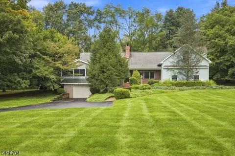1 Strong Ln, Sandyston Twp, NJ 07827