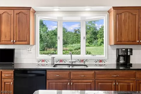 Kitchen - 20 Preston Ter, Bedminster, NJ 07921 photo 3 of 3